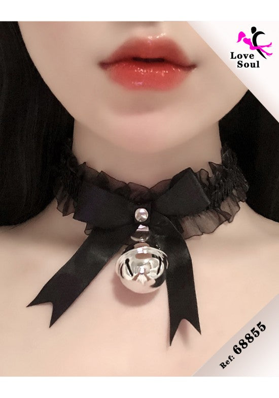 Choker negro de encaje y satén con gran lazo y campana metálica plateada