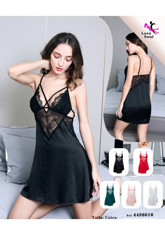 Camisón negro satinado con tirantes cruzados y encaje floral en el escote en V