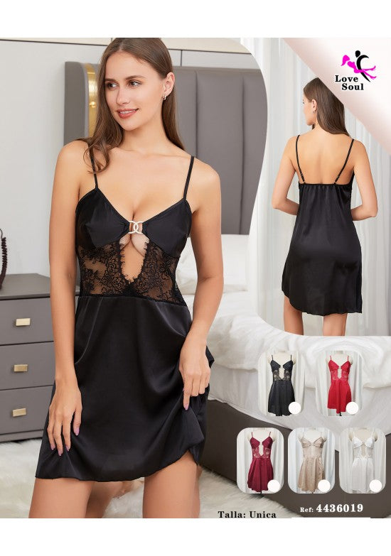 Camisón negro de satén con panel de encaje transparente y detalle dorado en el escote