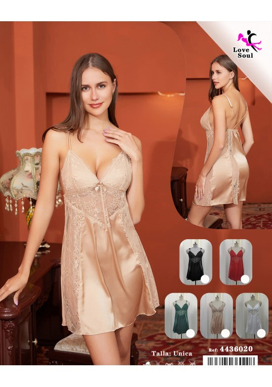 Camisón satinado dorado con encaje en el escote y tirantes finos cruzados en la espalda