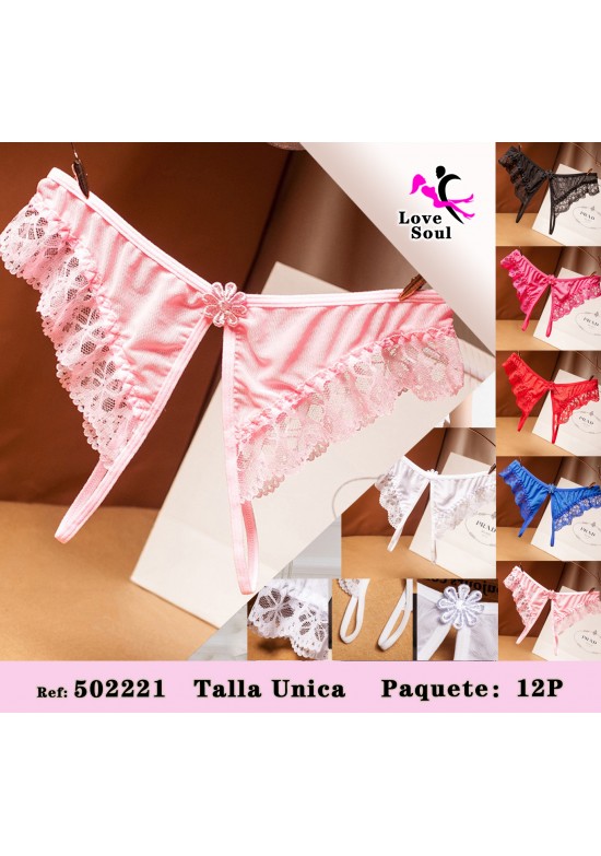 Tanga satinado rosa con volante de encaje y detalle floral central