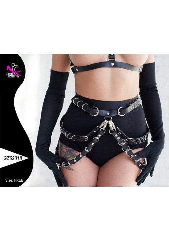 Harness negro de cintura y liguero con aros y remaches metálicos plateados