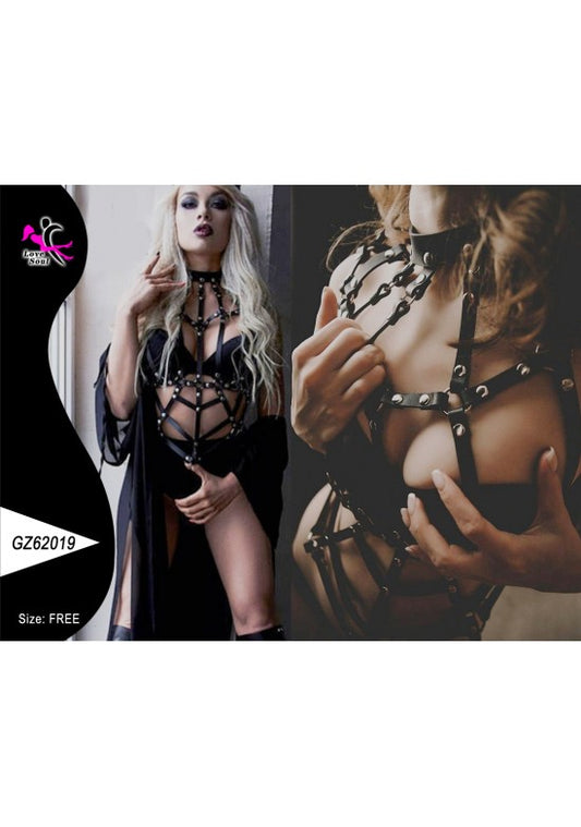 Harness negro de torso con collar choker y remaches plateados, vista completa