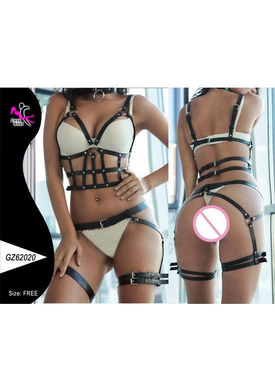 Set harness negro de tres piezas con bustier, tanga y liguero de cuero sintético