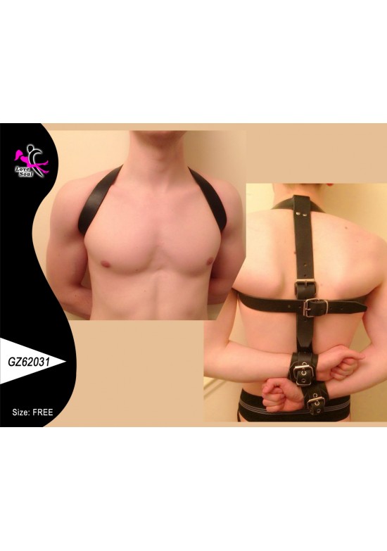 Harness pectoral masculino de cuero sintético negro con hebillas y anillas traseras