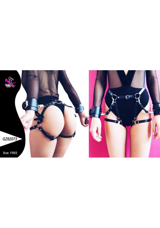 Harness negro femenino de cintura y muslos con esposas en muñecas