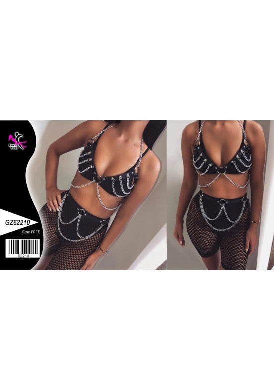 Conjunto harness negro de dos piezas con cadenas plateadas y aros metálicos