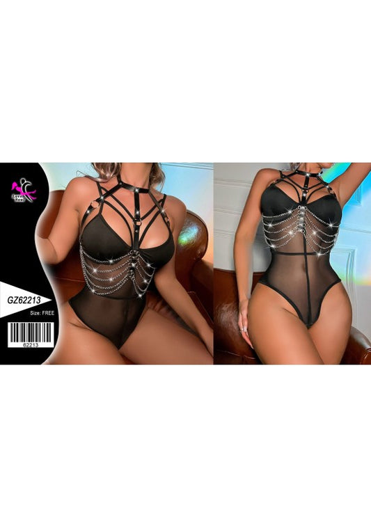 Body transparente negro con harness integrado y cadenas plateadas sobre modelo