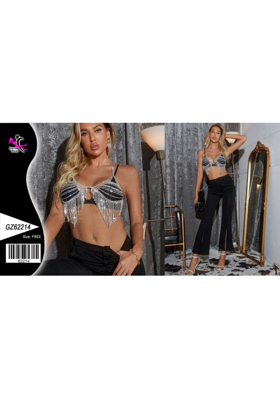 Top joya con flecos de strass cristal y anilla metálica sobre modelo femenina