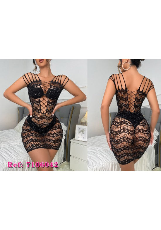 Mini vestido negro de lencería calada con tiras múltiples en hombros y detalles de pedrería