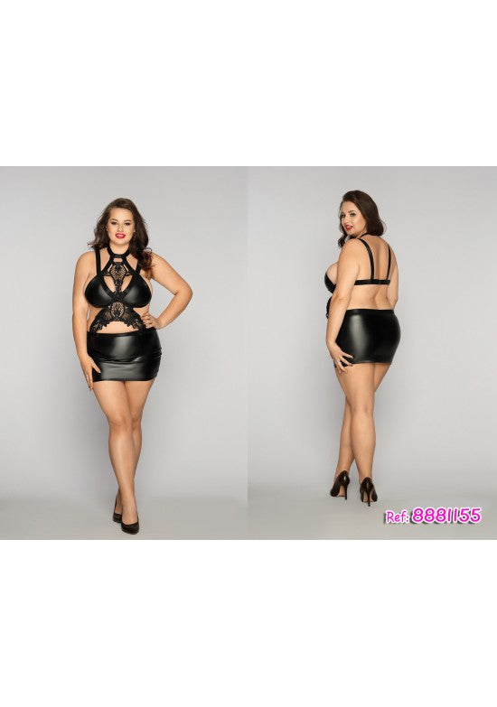 Conjunto de lencería plus size negro en wetlook con encaje floral y minifalda ajustada