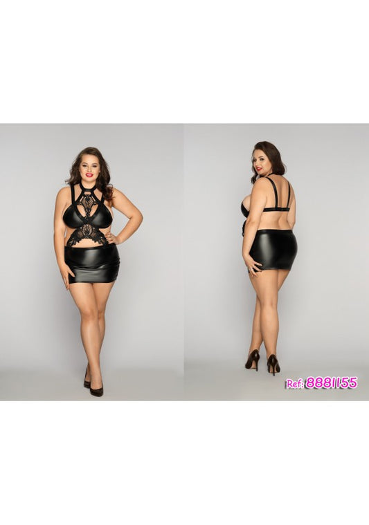Conjunto de lencería plus size negro en wetlook con encaje floral y minifalda ajustada