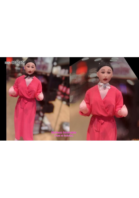 Muñeca hinchable femenina con bata rosa y cabeza semi-realista